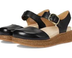Dansko Flats<Brynlee Black